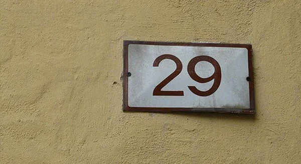 Số 29 có nhiều ý nghĩa khác nhau, trong kinh dịch và phong thủy