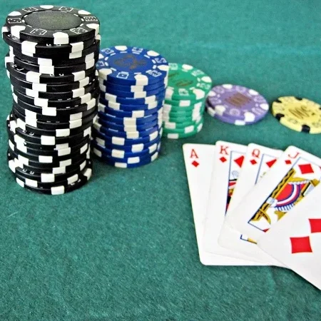 Check Raise trong Poker là gì? Khám phá tuyệt chiêu chơi Poker