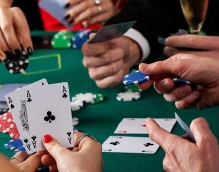 Steal Poker là gì? Kinh nghiệm chơi từ cao thủ Poker