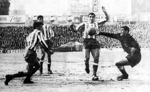 Madinabeytia đã cùng Atletico Madrid giành chức vô địch LaLiga (1965/66)