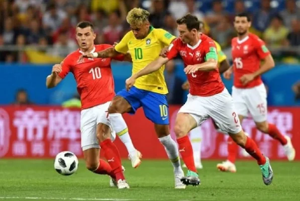 Brazil được đánh giá cao hơn so với Cameroon
