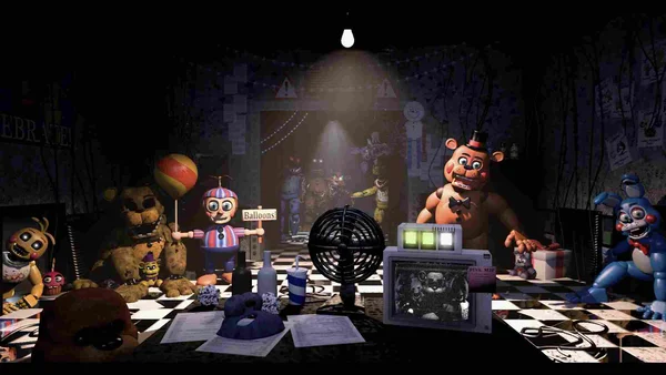 Kẻ thù chính trong trò chơi bao gồm Freddy Fazbear, Bonnie, Chica và Foxy.